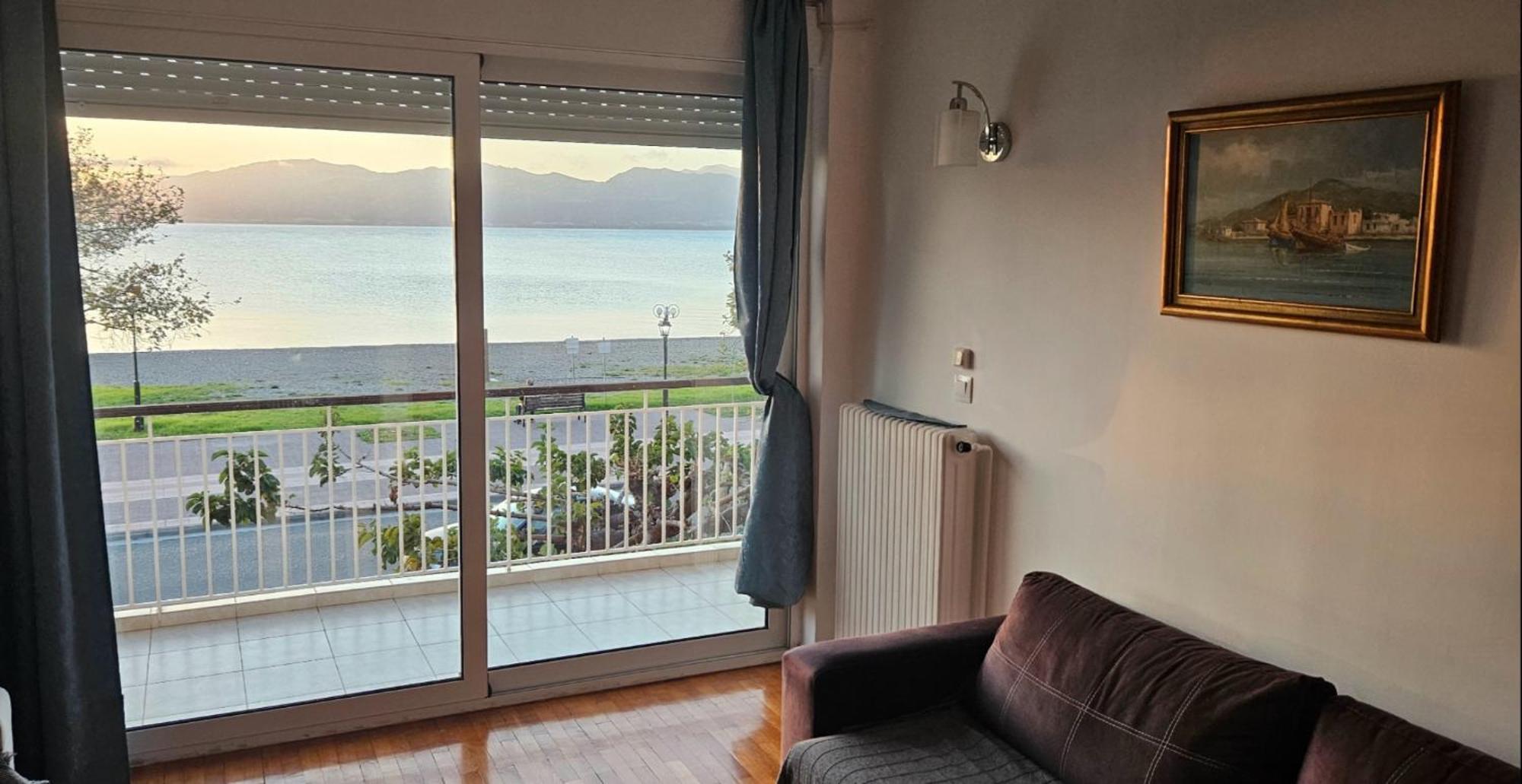 Nafpaktos Beach House Sea View Apartment First Floor Bagian luar foto