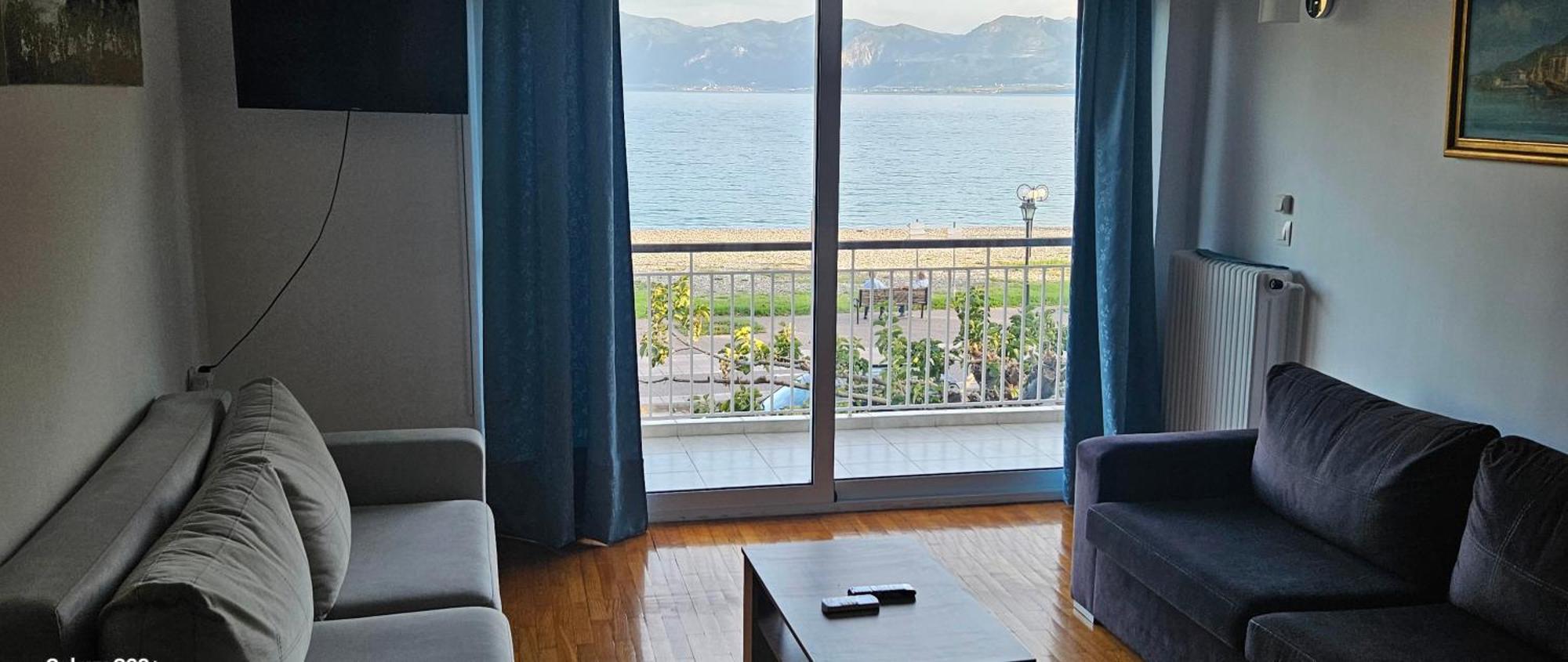 Nafpaktos Beach House Sea View Apartment First Floor Bagian luar foto