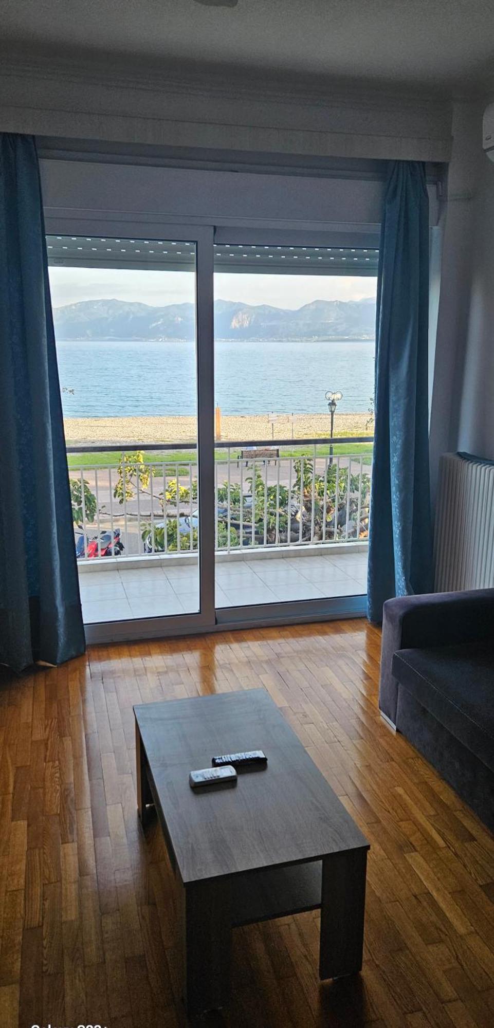 Nafpaktos Beach House Sea View Apartment First Floor Bagian luar foto