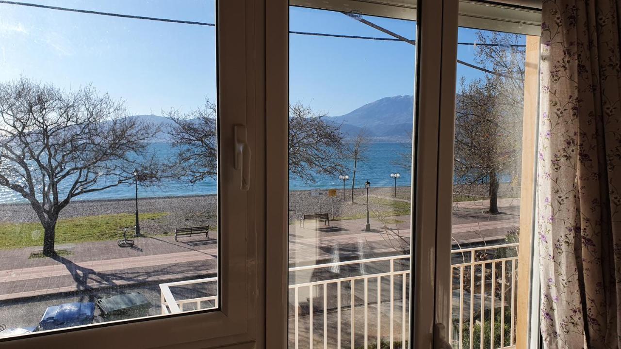 Nafpaktos Beach House Sea View Apartment First Floor Bagian luar foto