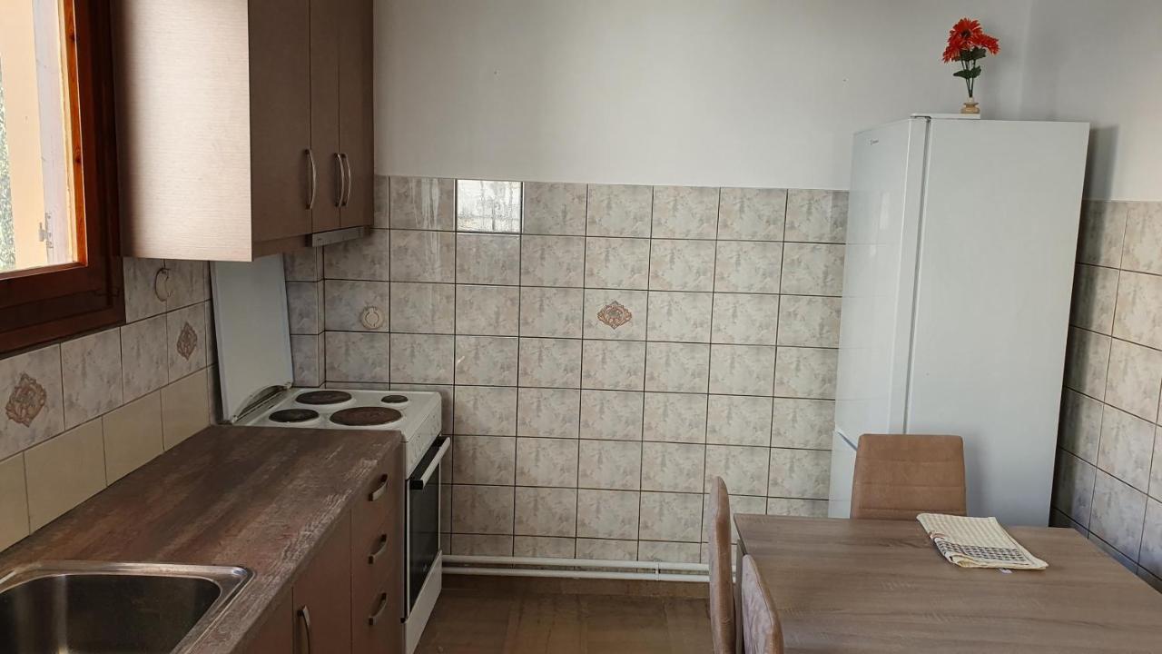 Nafpaktos Beach House Sea View Apartment First Floor Bagian luar foto