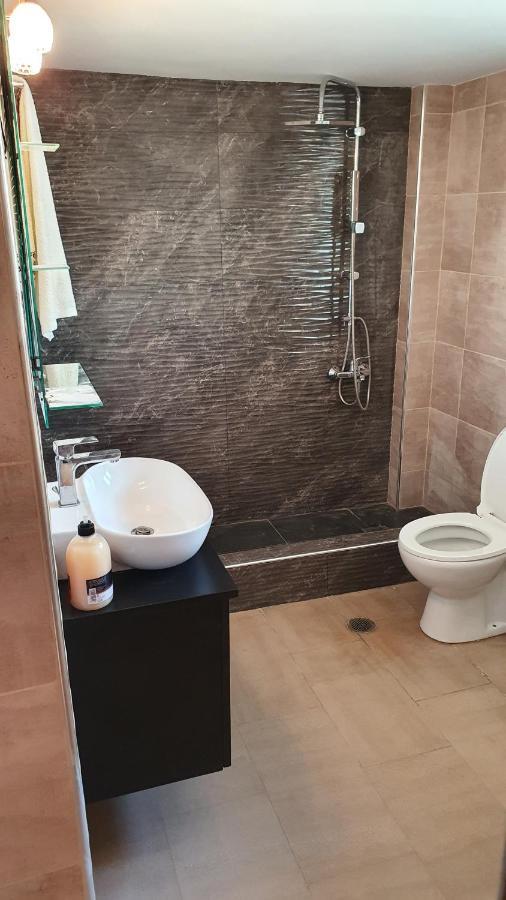 Nafpaktos Beach House Sea View Apartment First Floor Bagian luar foto