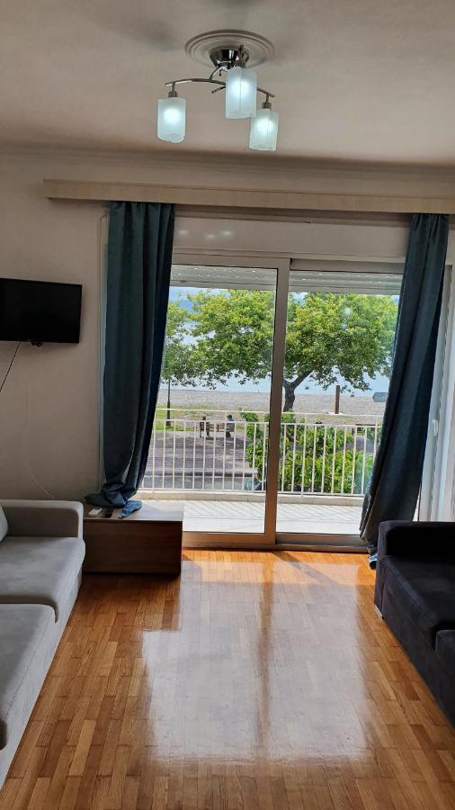 Nafpaktos Beach House Sea View Apartment First Floor Bagian luar foto