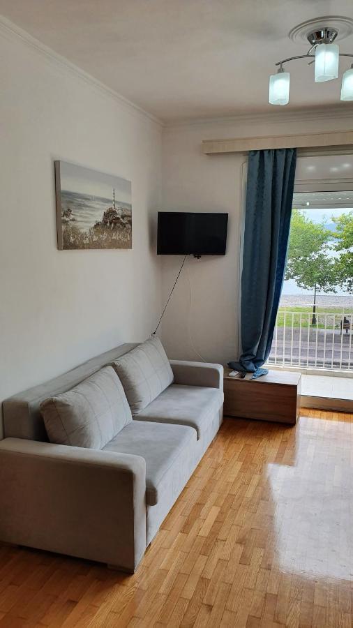 Nafpaktos Beach House Sea View Apartment First Floor Bagian luar foto