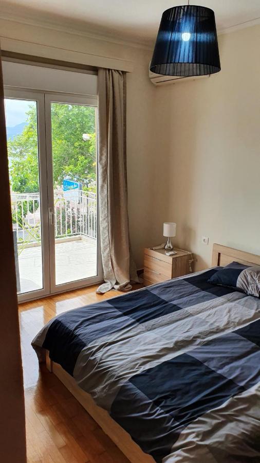 Nafpaktos Beach House Sea View Apartment First Floor Bagian luar foto